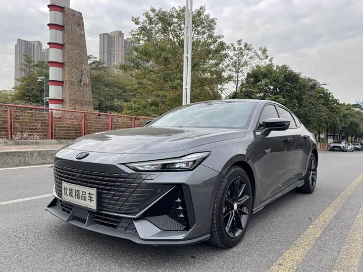 Фото 1 - Changan UNI-V