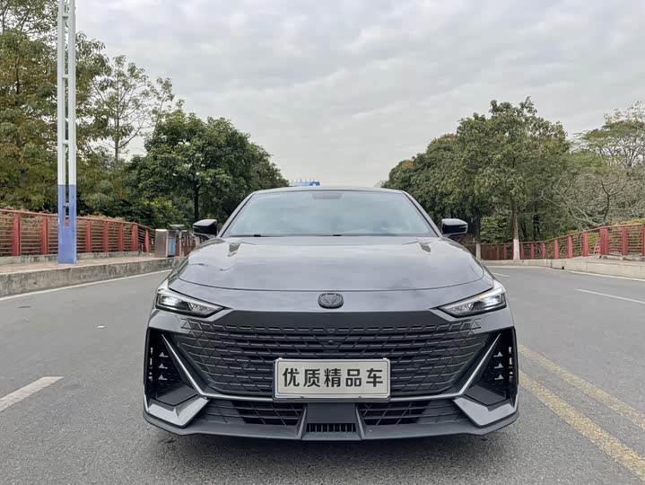 Фото 2 - Changan UNI-V