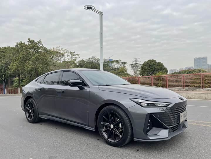 Фото 3 - Changan UNI-V