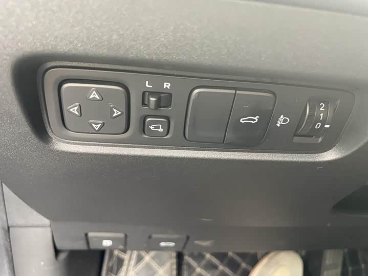 Фото 36 - Changan UNI-V