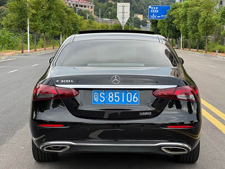 Фото 5 - Mercedes-Benz E-Class