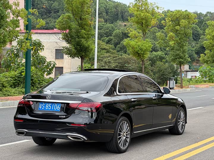 Фото 6 - Mercedes-Benz E-Class