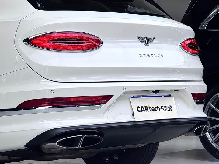 Фото 13 - Bentley Bentayga