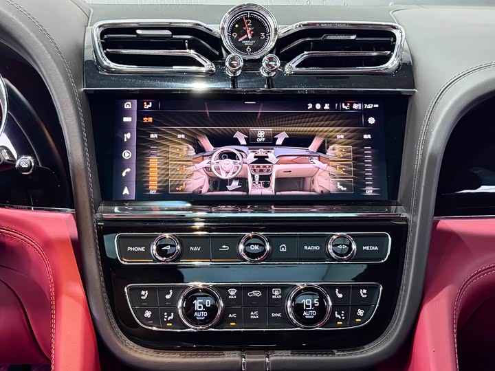 Фото 21 - Bentley Bentayga