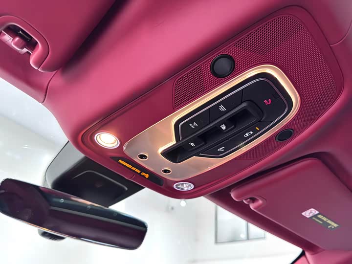 Фото 24 - Bentley Bentayga