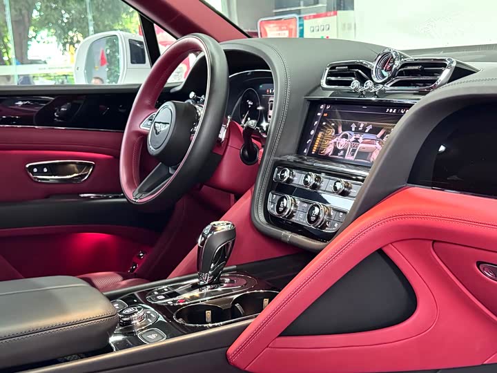 Фото 27 - Bentley Bentayga