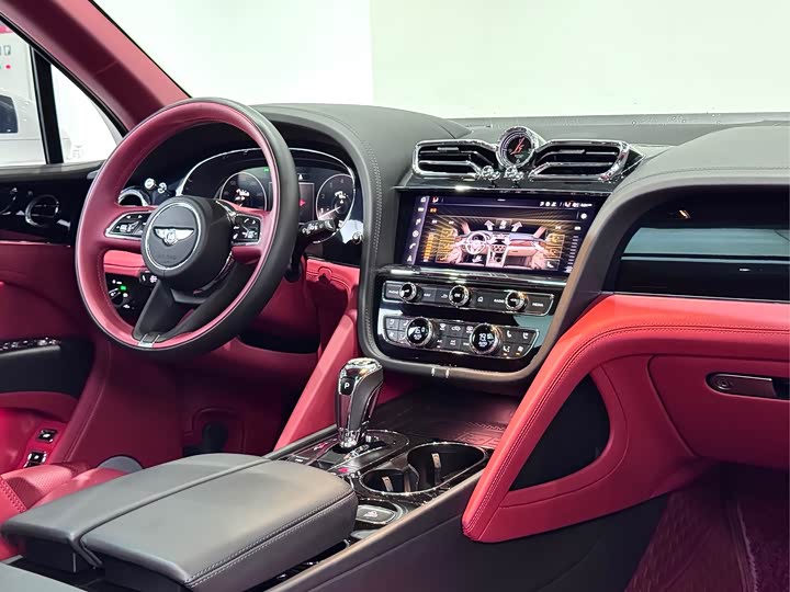 Фото 29 - Bentley Bentayga