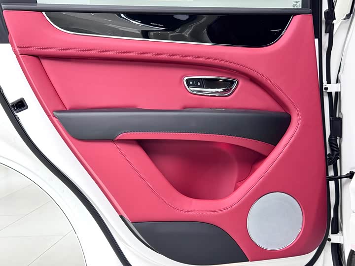 Фото 30 - Bentley Bentayga