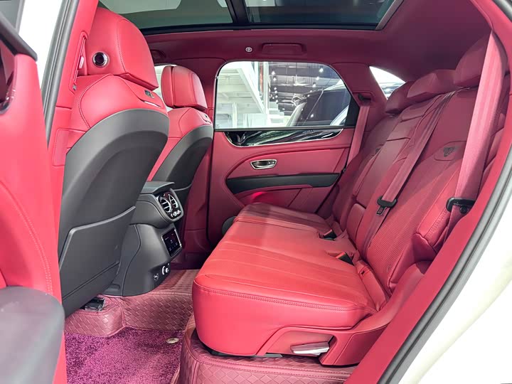 Фото 32 - Bentley Bentayga