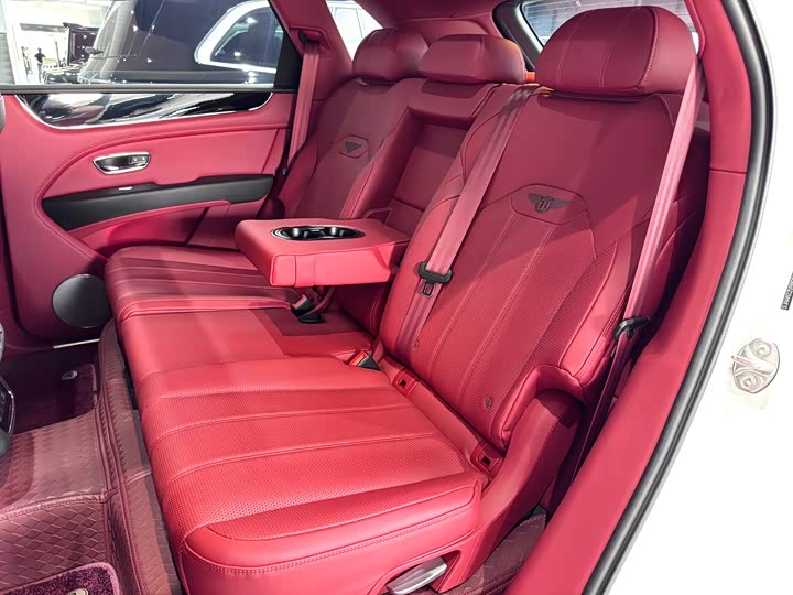 Фото 34 - Bentley Bentayga