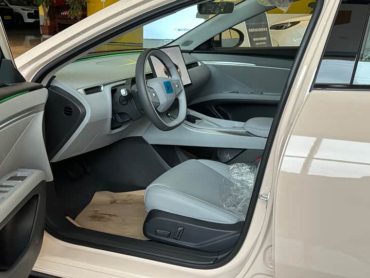 Фото 4 - XPeng Mona M03