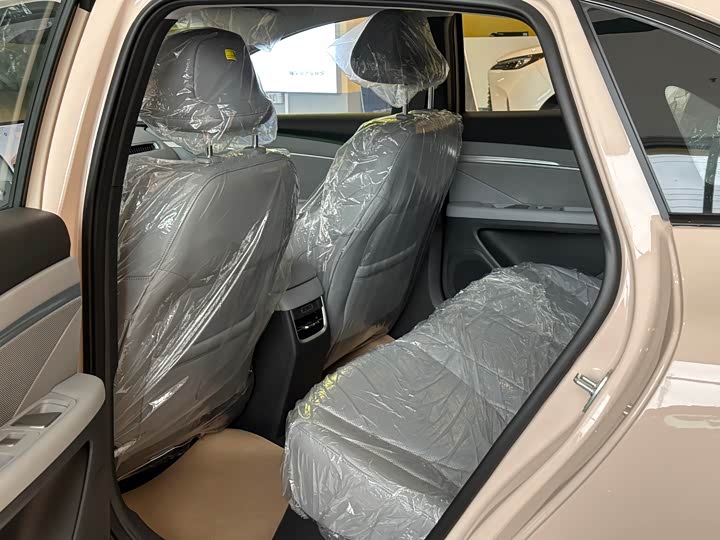 Фото 5 - XPeng Mona M03