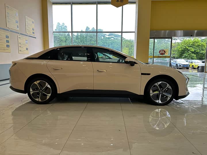 Фото 7 - XPeng Mona M03