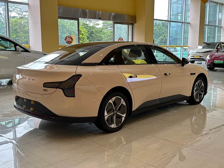 Фото 8 - XPeng Mona M03