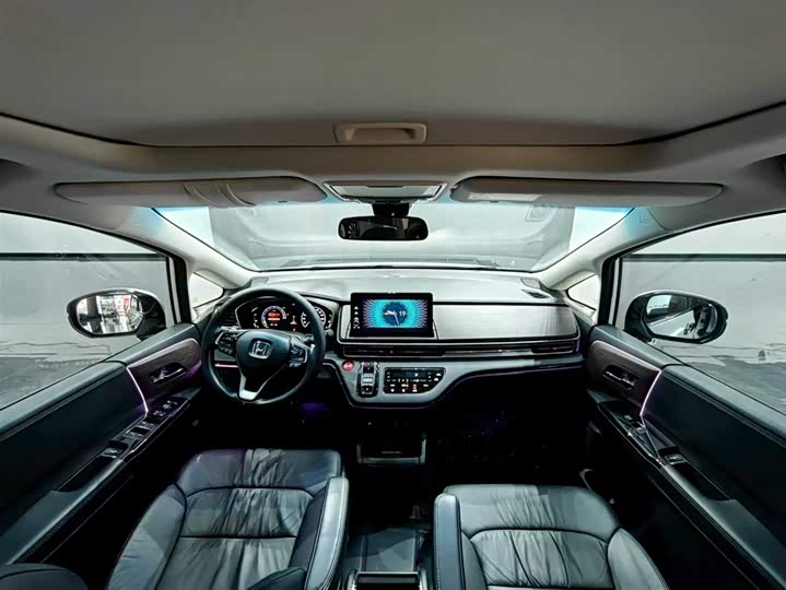 Фото 11 - Honda Odyssey