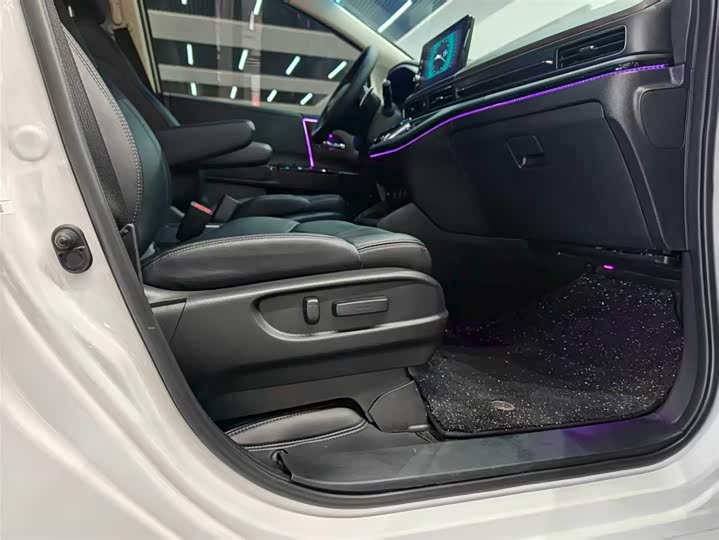 Фото 17 - Honda Odyssey