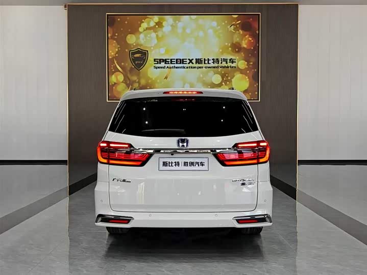 Фото 8 - Honda Odyssey