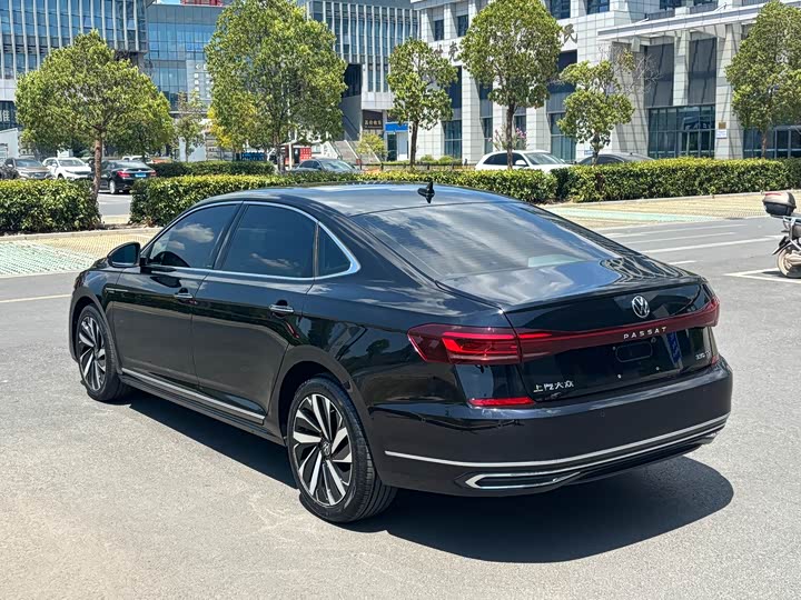 Фото 4 - Volkswagen Passat