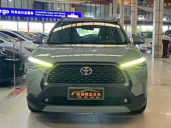 Фото 2 - Toyota Corolla Cross