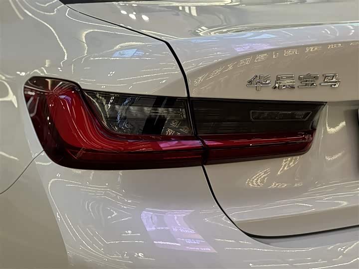 Фото 10 - BMW 3 Series