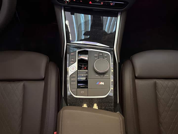 Фото 19 - BMW 3 Series