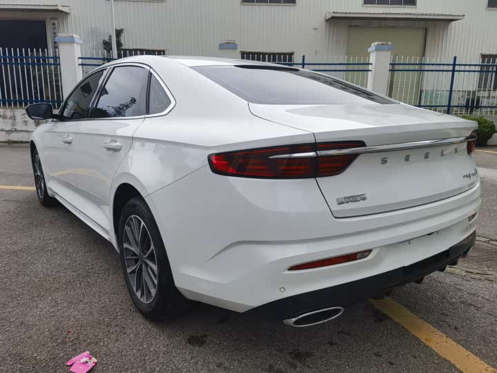 Фото 14 - Geely Preface