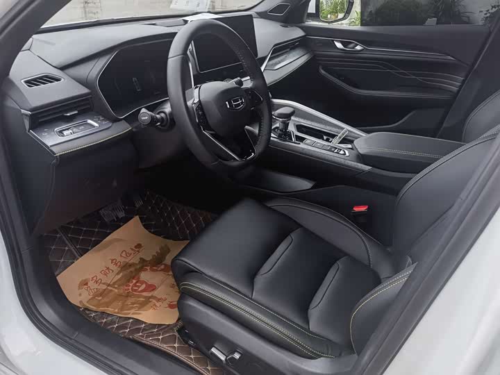 Фото 4 - Geely Preface