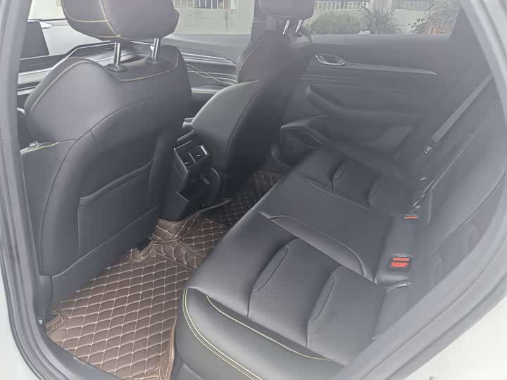 Фото 5 - Geely Preface