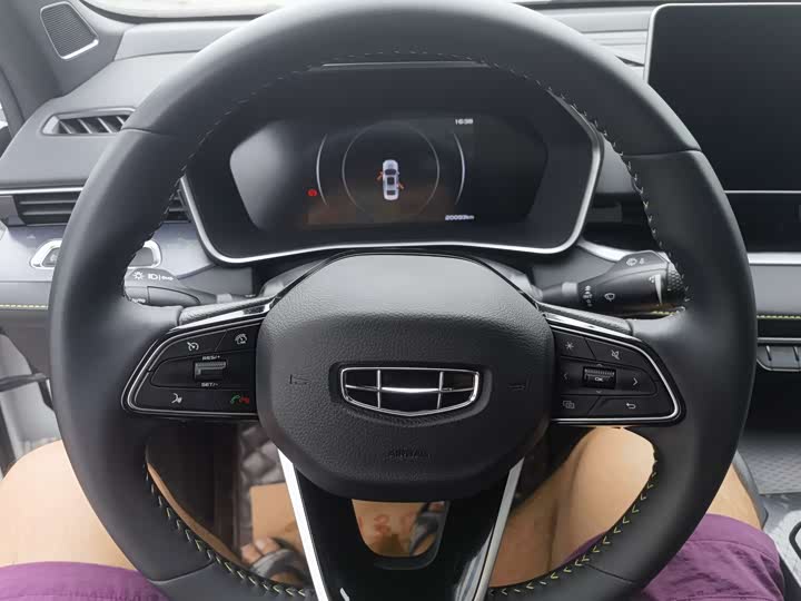 Фото 8 - Geely Preface