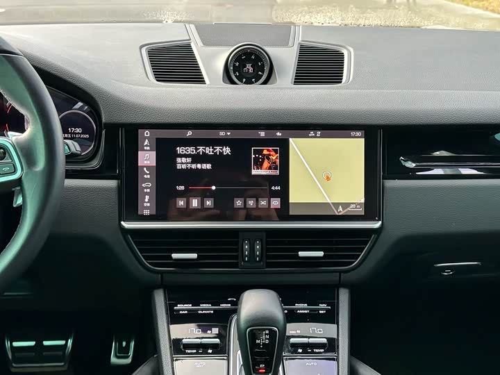 Фото 12 - Porsche Cayenne