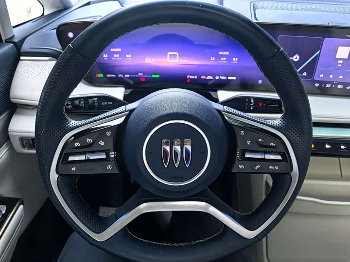 Фото 10 - Buick GL8 Hybrid