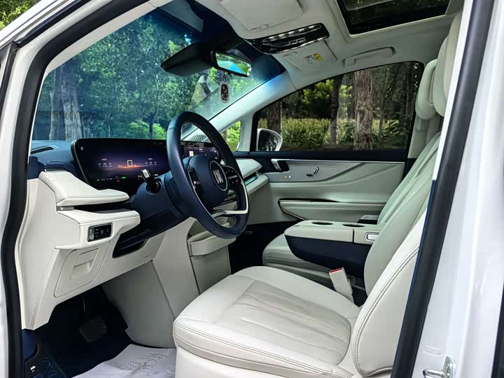 Фото 16 - Buick GL8 Hybrid