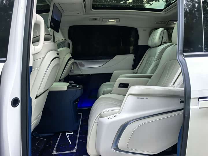 Фото 19 - Buick GL8 Hybrid