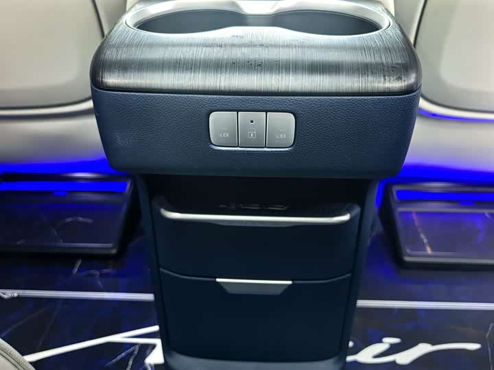 Фото 25 - Buick GL8 Hybrid