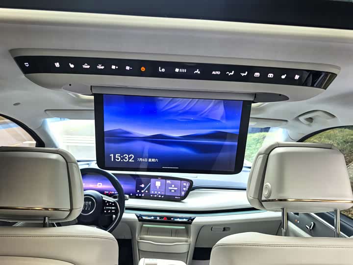 Фото 9 - Buick GL8 Hybrid