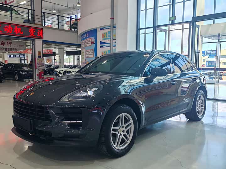 Фото 1 - Porsche Macan