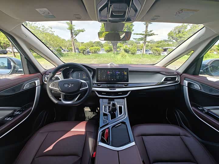 Фото 13 - Geely Jiaji