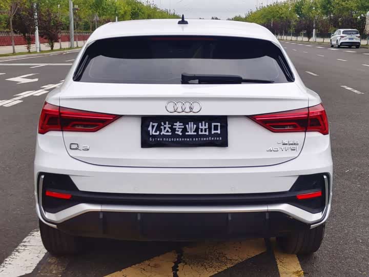 Фото 6 - Audi Q3 Sportback