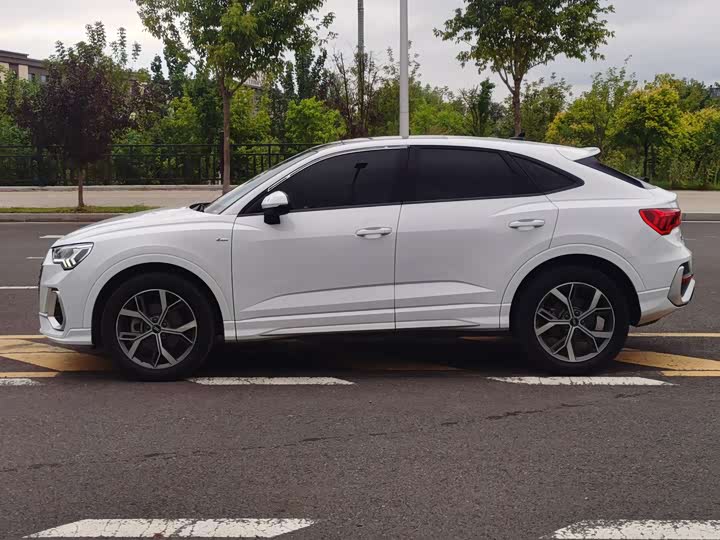 Фото 8 - Audi Q3 Sportback