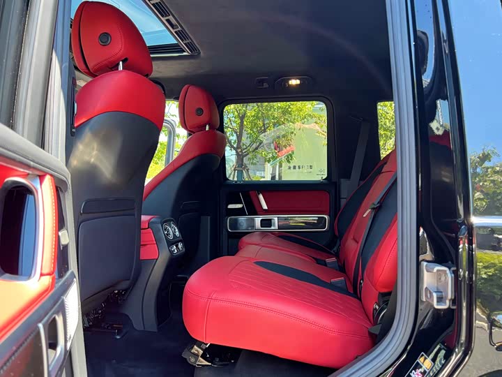 Фото 16 - Mercedes-Benz G-Class AMG