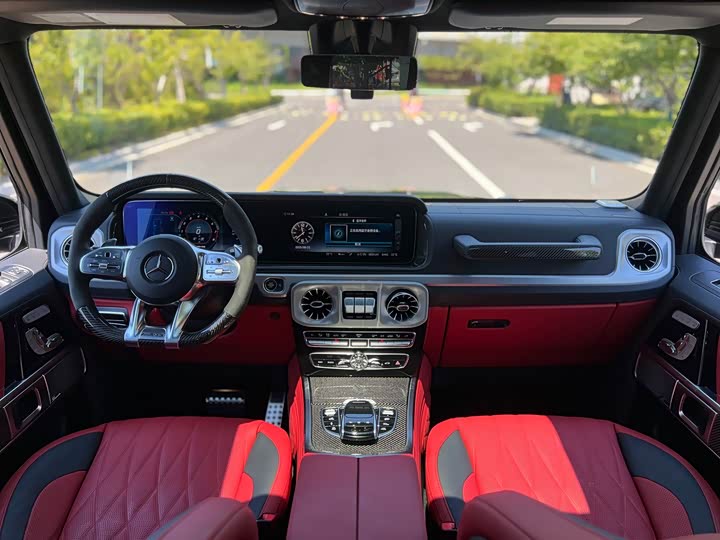 Фото 17 - Mercedes-Benz G-Class AMG