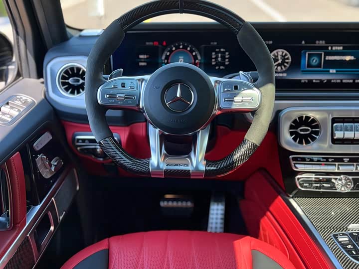 Фото 18 - Mercedes-Benz G-Class AMG