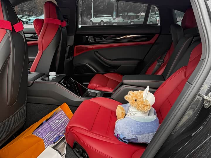 Фото 10 - Porsche Panamera