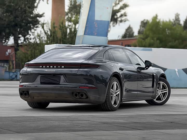 Фото 13 - Porsche Panamera