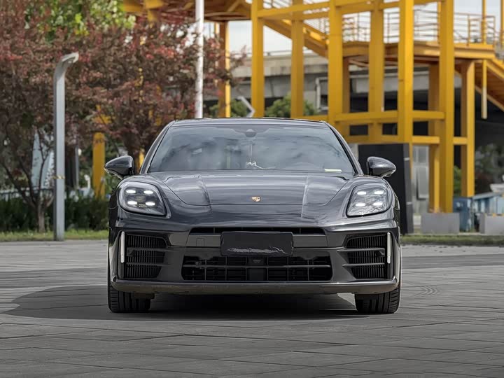 Фото 2 - Porsche Panamera