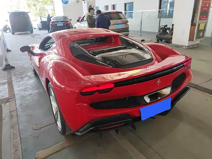 Фото 5 - Ferrari 296