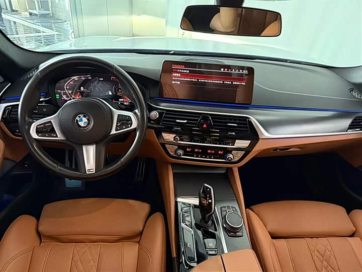 Фото 13 - BMW 5 Series