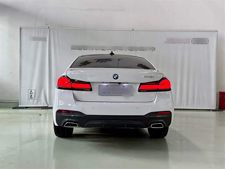 Фото 14 - BMW 5 Series