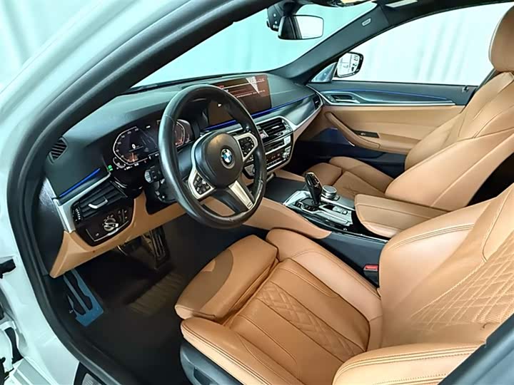 Фото 15 - BMW 5 Series