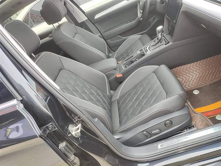 Фото 10 - Volkswagen Magotan GTE Hybrid